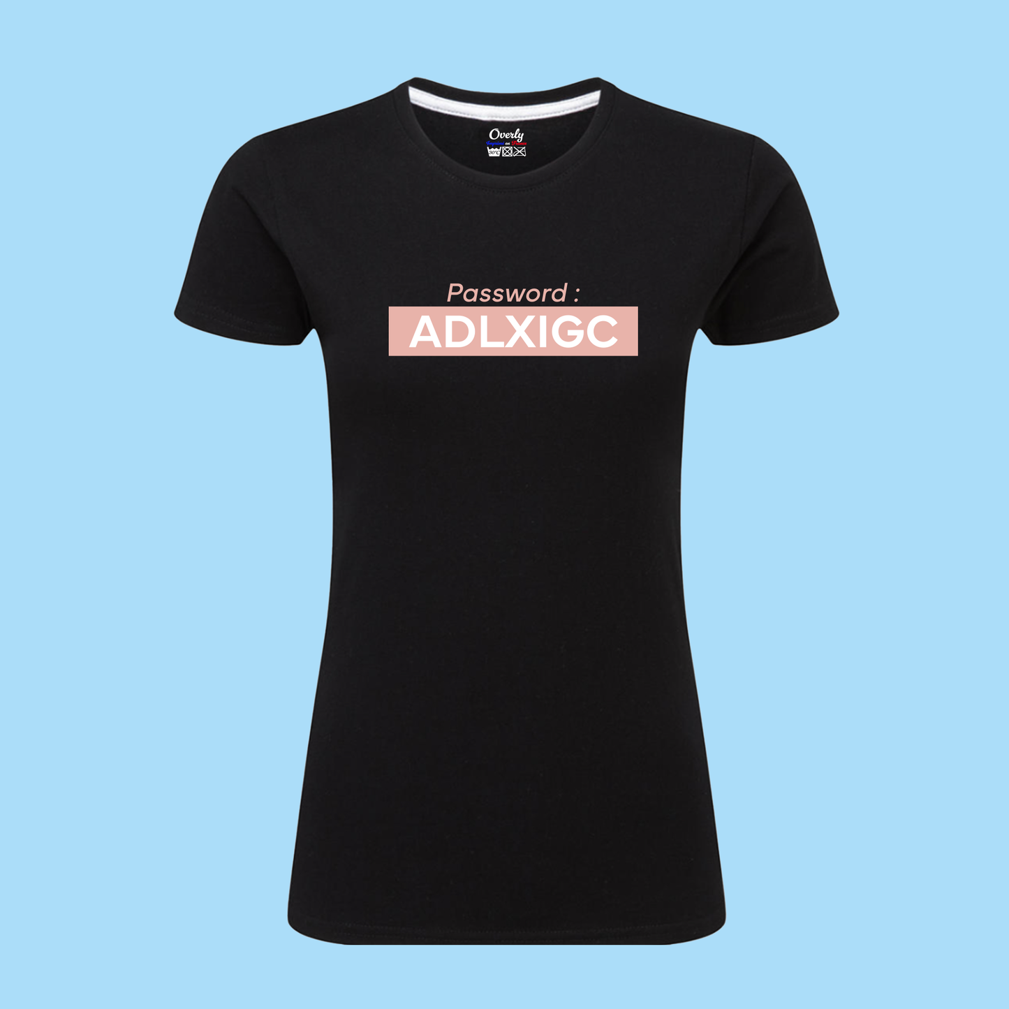 Détail de l'impression artisanale sur le t-shirt Overly Equestrian, mettant en avant la qualité et le savoir-faire de notre atelier en Picardie