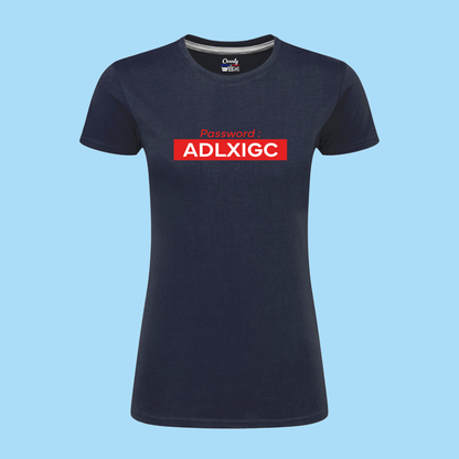 Détail de l'impression artisanale sur le t-shirt Overly Equestrian, mettant en avant la qualité et le savoir-faire de notre atelier en Picardie.