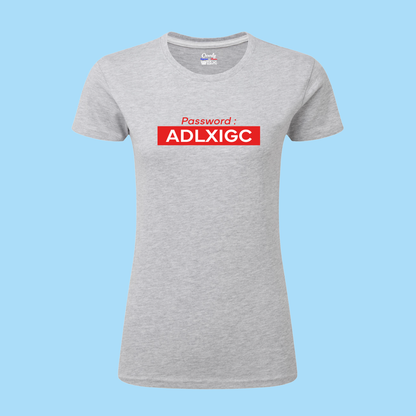 Détail de l'impression artisanale sur le t-shirt Overly Equestrian, mettant en avant la qualité et le savoir-faire de notre atelier en Picardie. Pour cavalière.